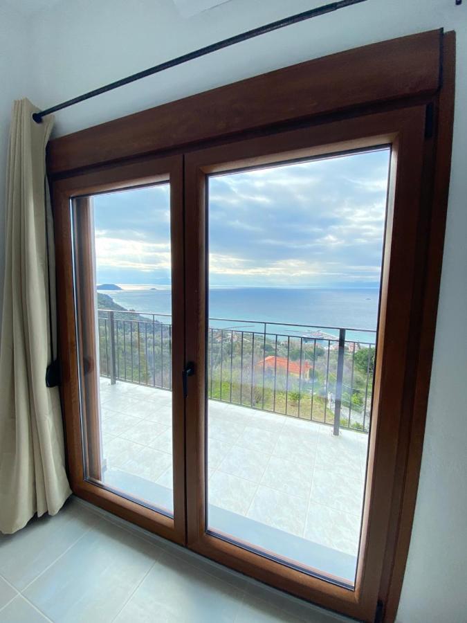 Skopelos House Nikols Loutraki  Exterior photo